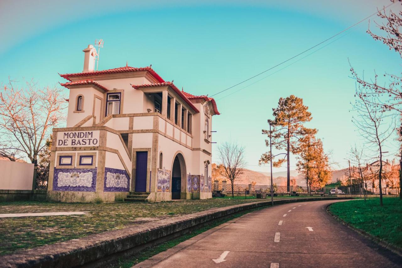 Отель Estacao Ferroviaria De Mondim De Basto Селорику-ди-Башту Экстерьер фото